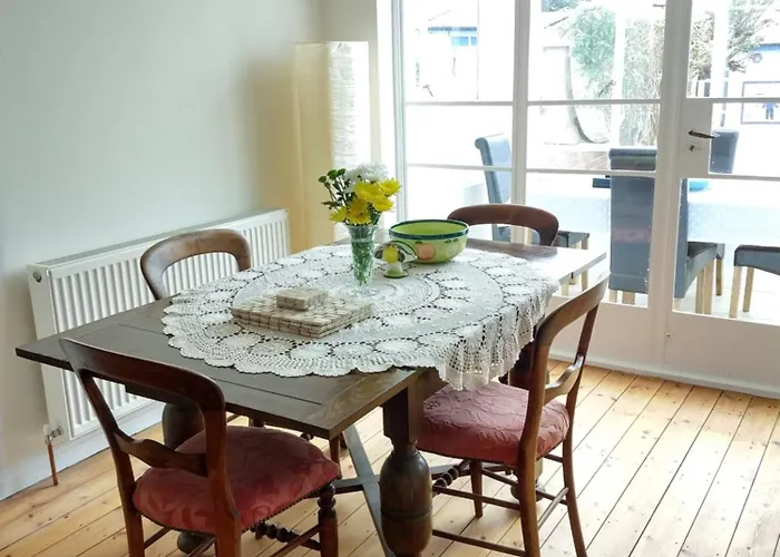 South Devon Holiday Retreat - Entire House - Family & Pet Friendly